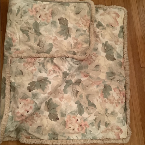 unknown Other Grape Pattern Lightweight Down Lap Blanket